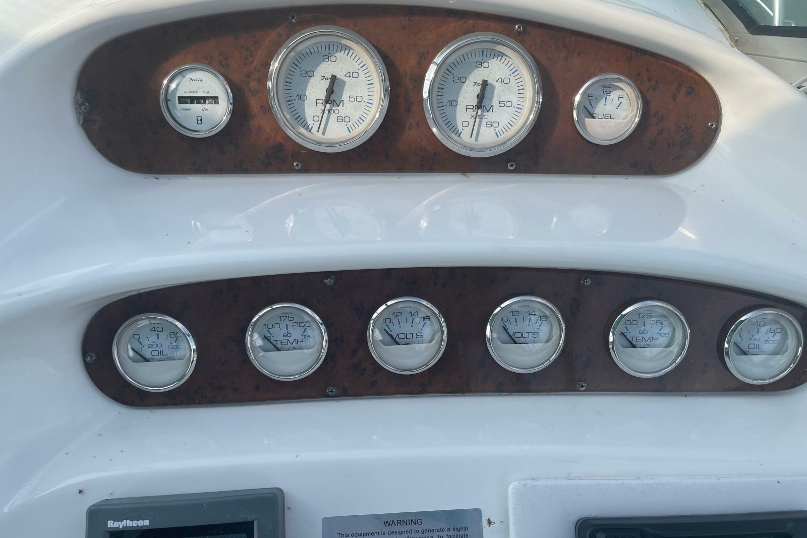 1999 Silverton 360 Express