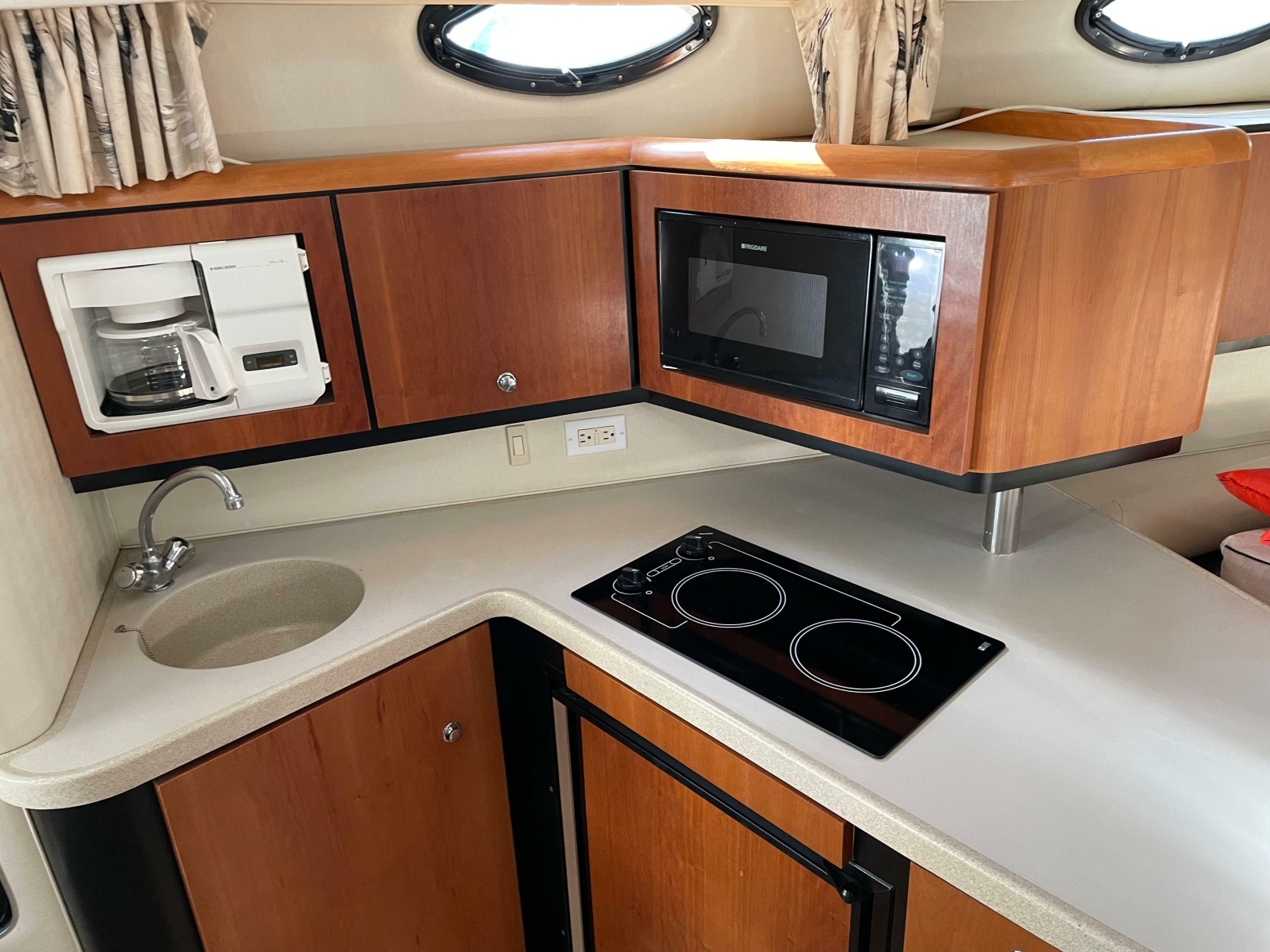 1999 Wellcraft 3600 Martinique