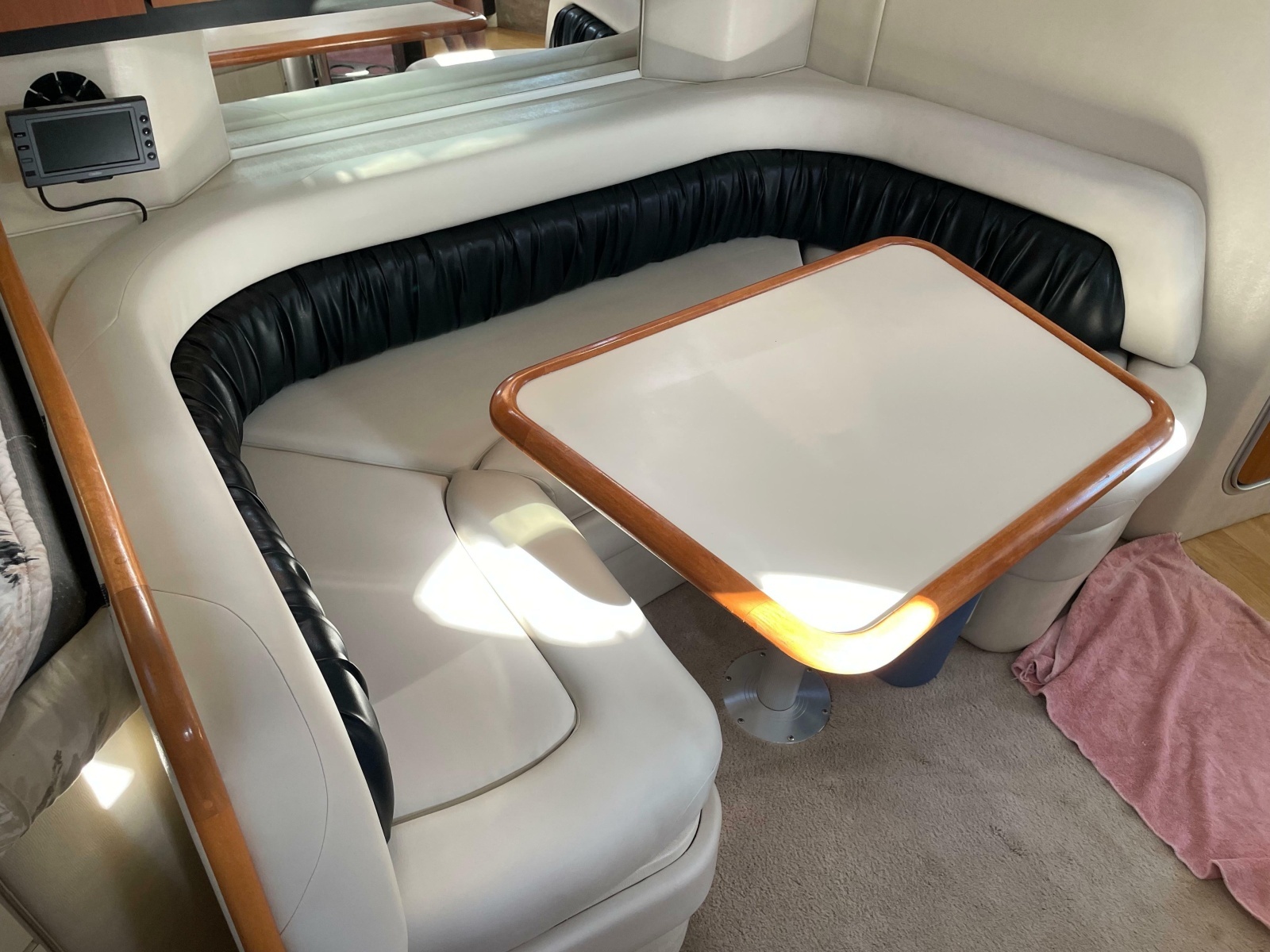 1999 Wellcraft 3600 Martinique