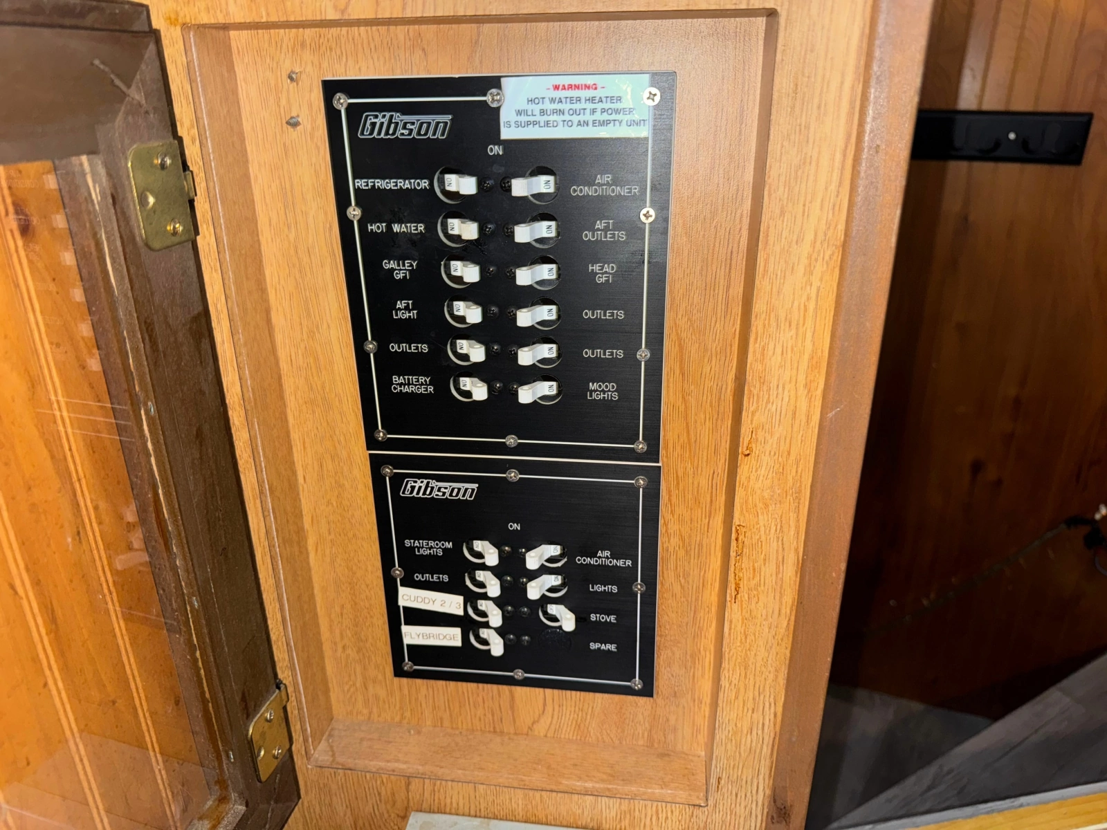 1998 Gibson 47 Executive