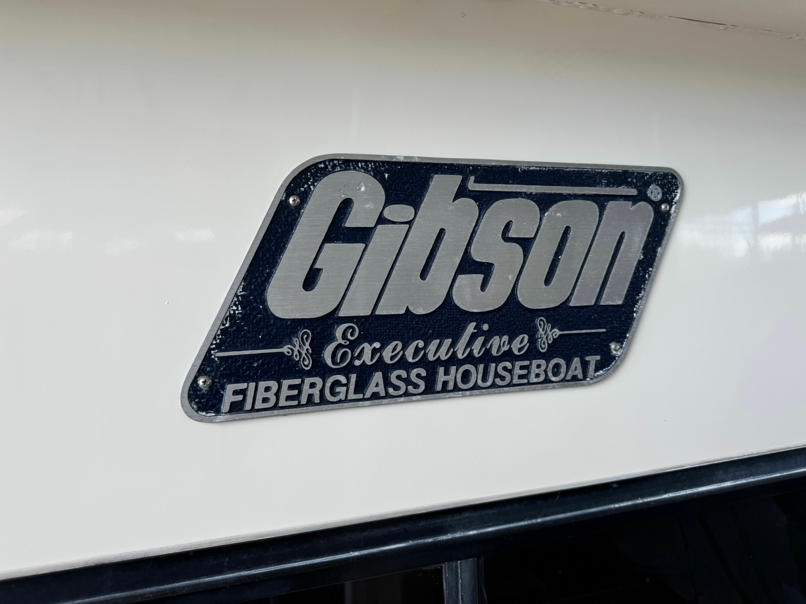 1998 Gibson 47 Executive
