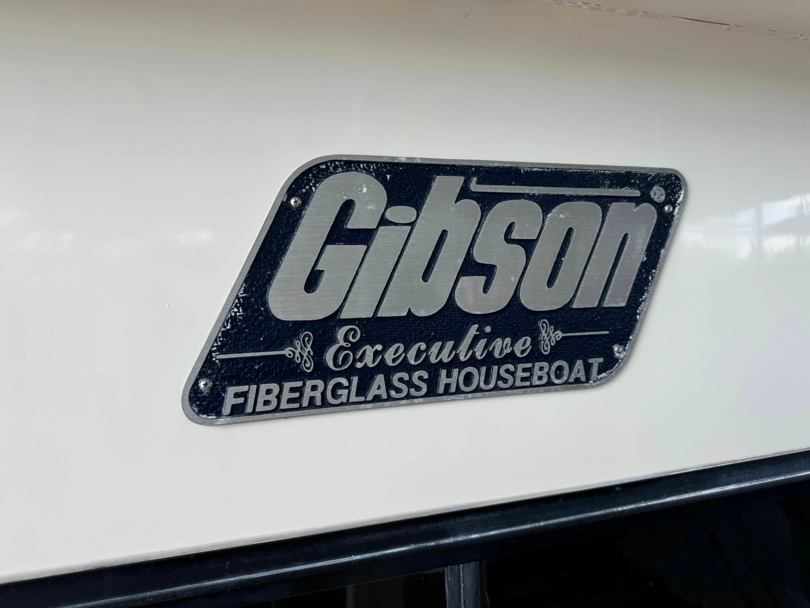 1998 Gibson 47 Executive