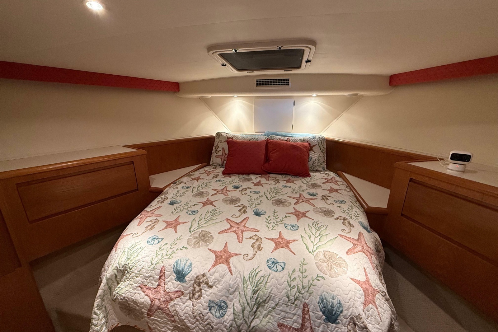 1998 Hatteras 52 Sport Deck Motor Yacht