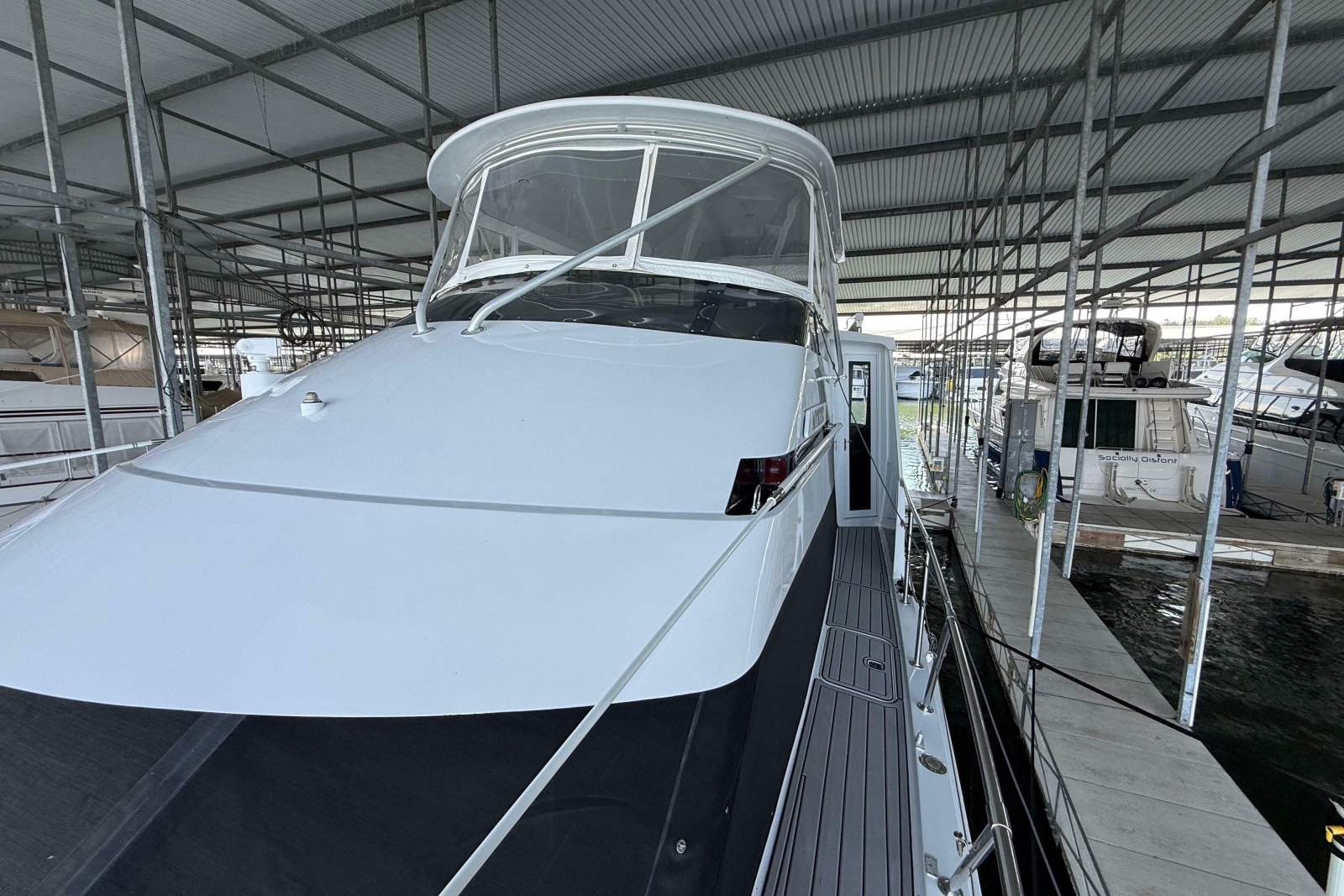 1998 Hatteras 52 Sport Deck Motor Yacht