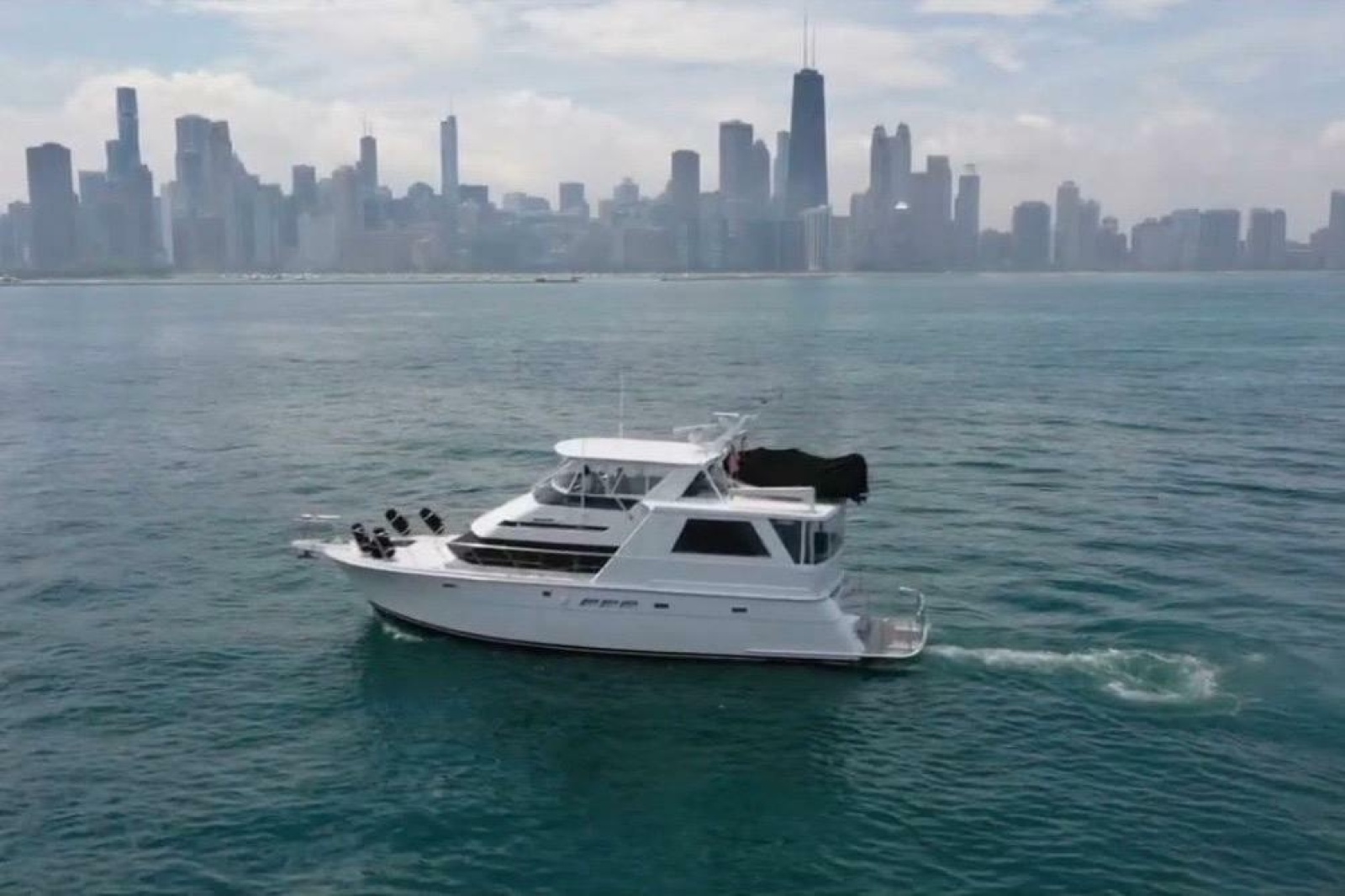 1998 Hatteras 52 Sport Deck Motor Yacht