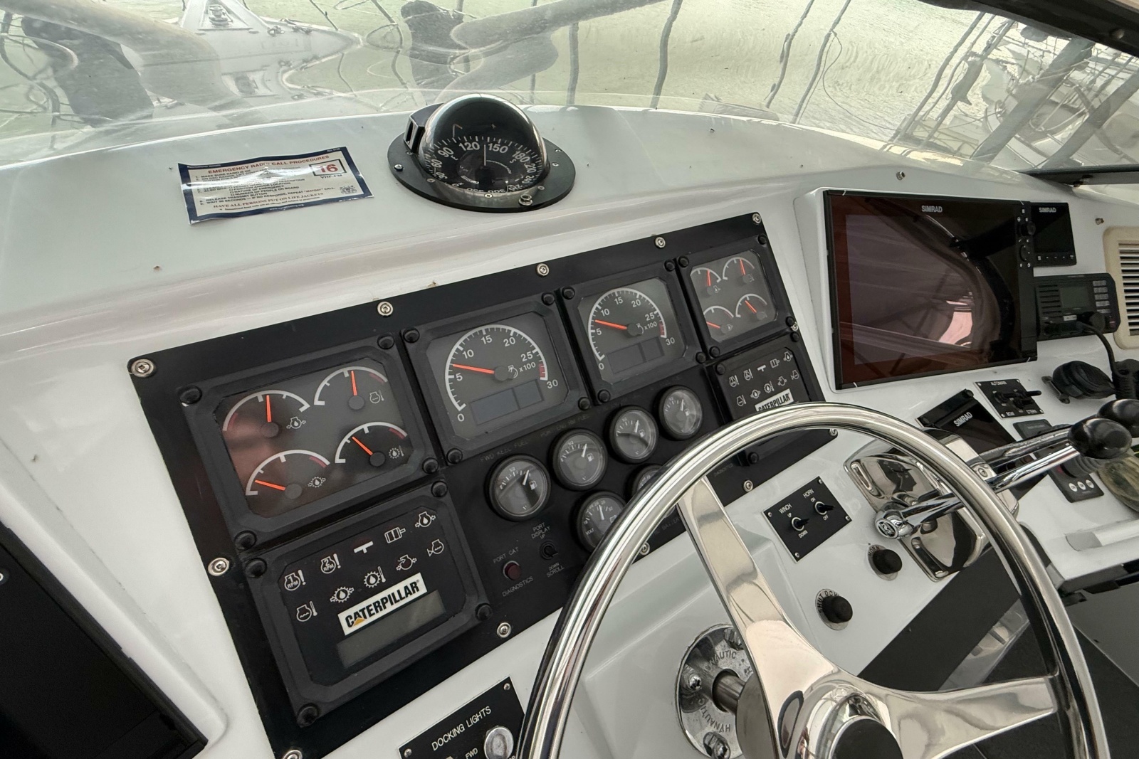 1998 Hatteras 52 Sport Deck Motor Yacht