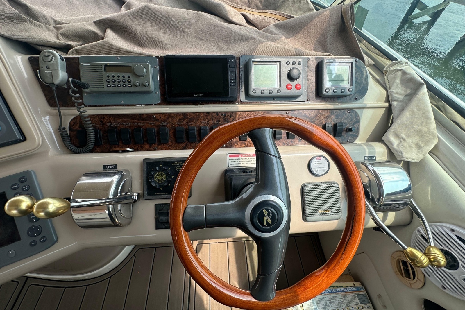 1998 Sea Ray 450 Sundancer