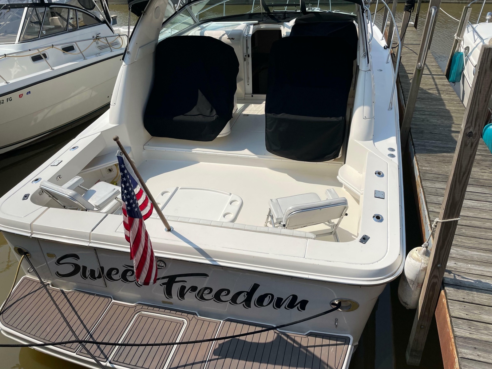 1997 Sea Ray 330 Express