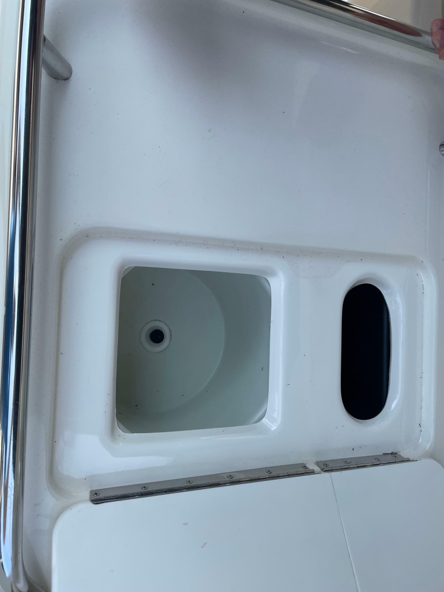 1997 Sea Ray 330 Express