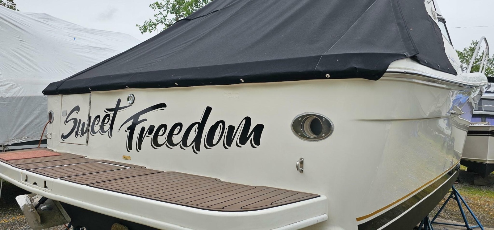 1997 Sea Ray 330 Express