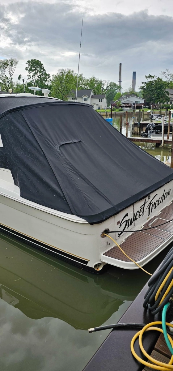 1997 Sea Ray 330 Express