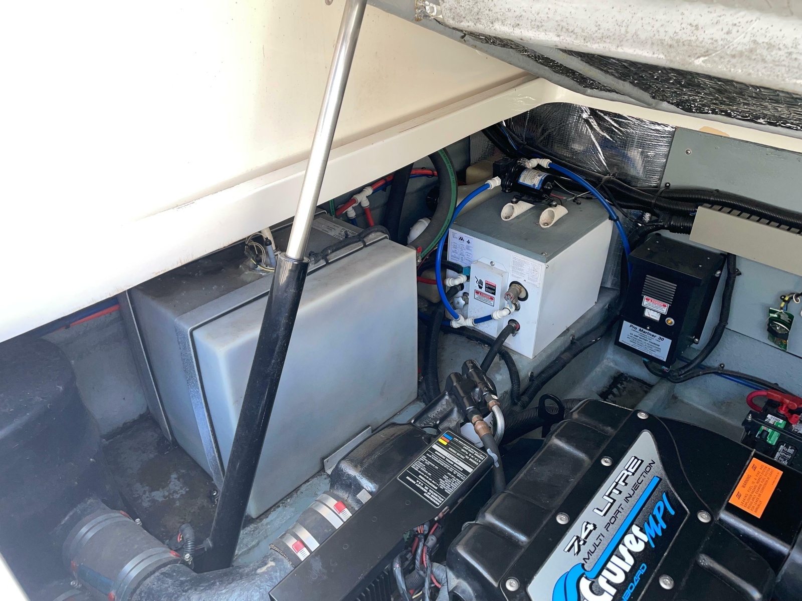 1997 Sea Ray 330 Express