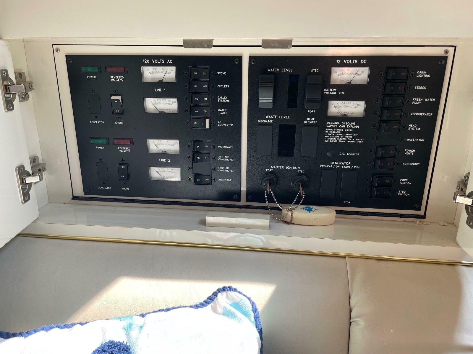 1997 Sea Ray 330 Express