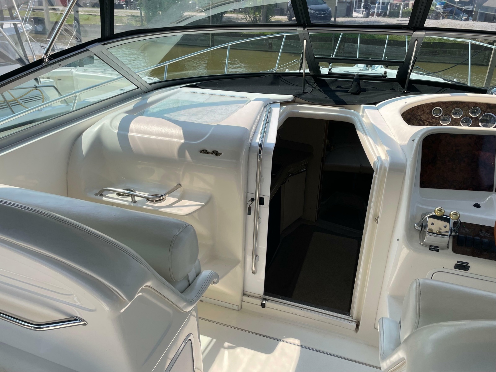 1997 Sea Ray 330 Express