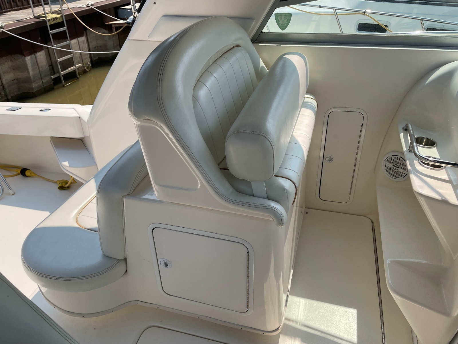 1997 Sea Ray 330 Express