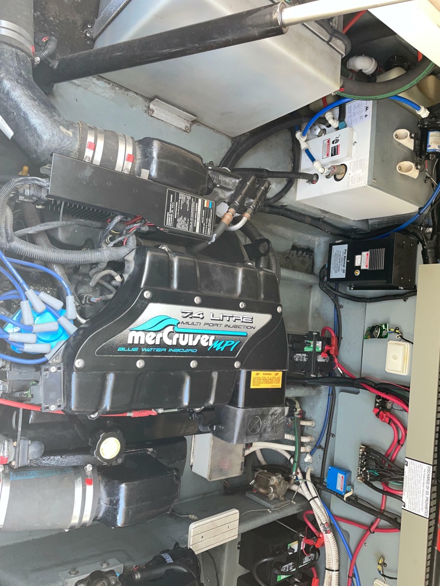 1997 Sea Ray 330 Express
