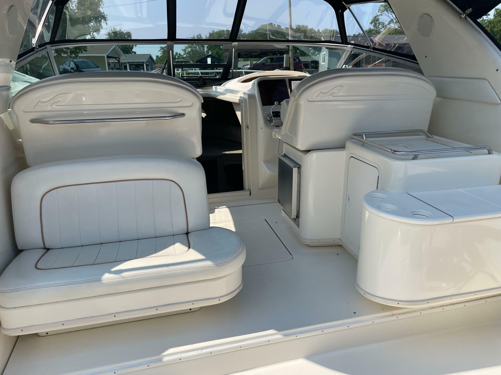 1997 Sea Ray 330 Express