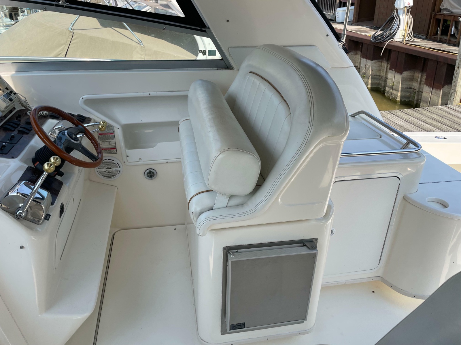 1997 Sea Ray 330 Express