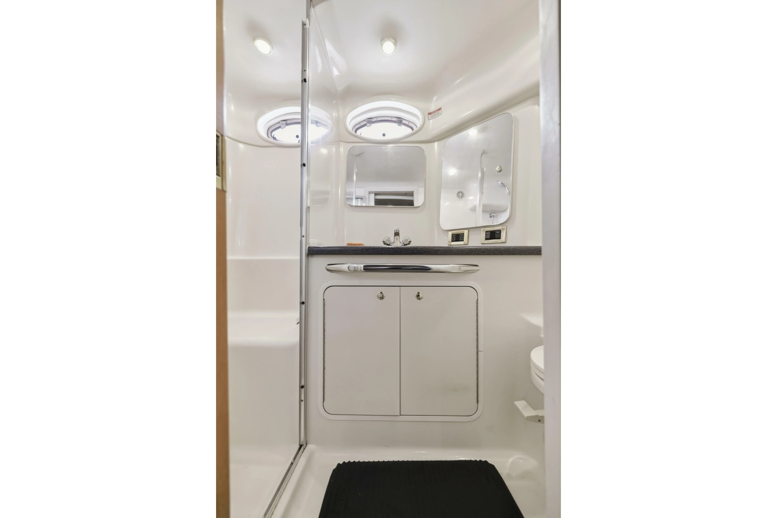 1997 Sea Ray 370 Aft Cabin