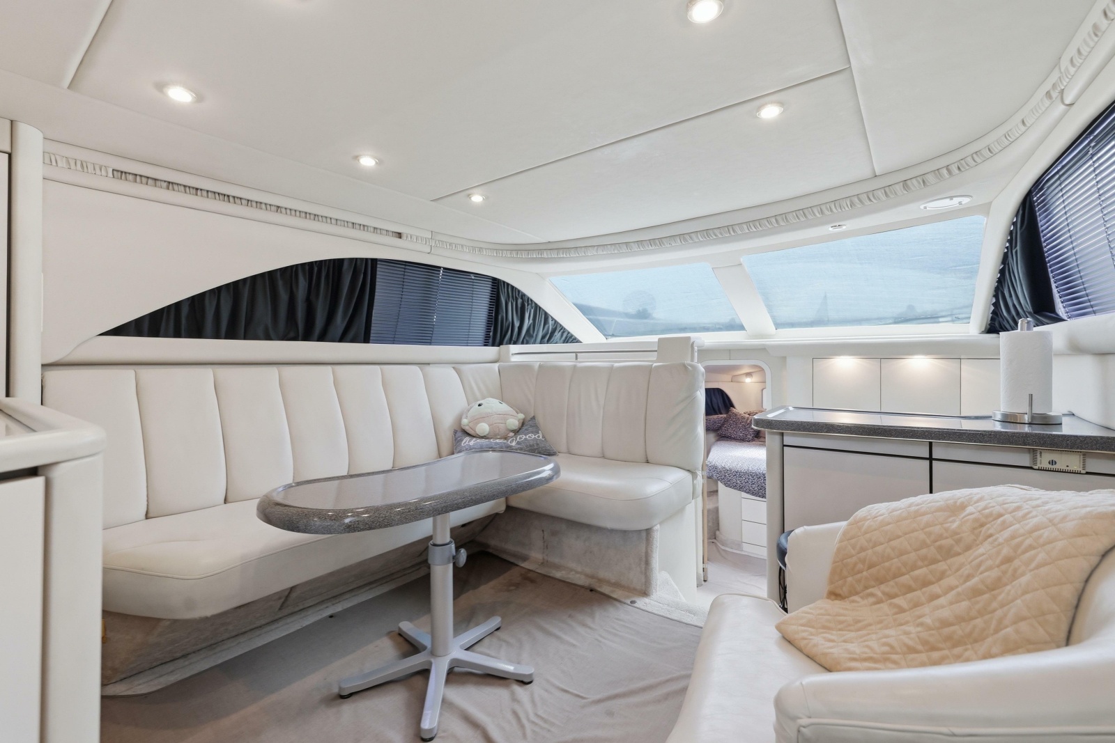 1997 Sea Ray 370 Aft Cabin