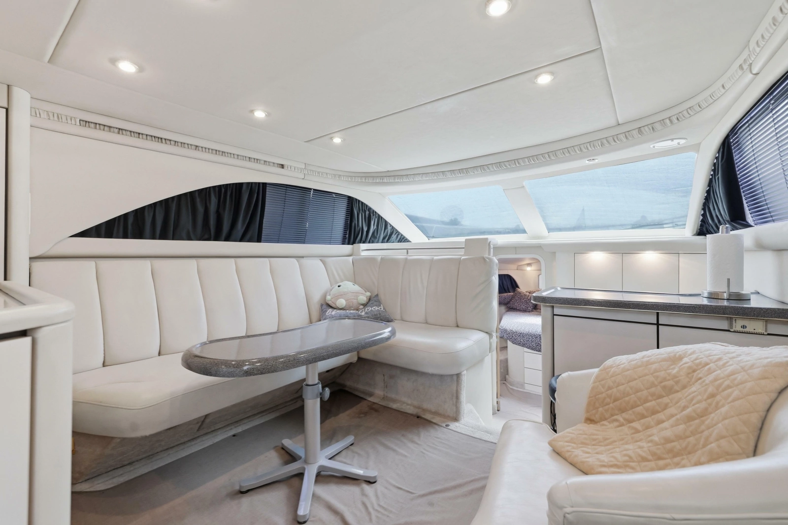 1997 Sea Ray 370 Aft Cabin