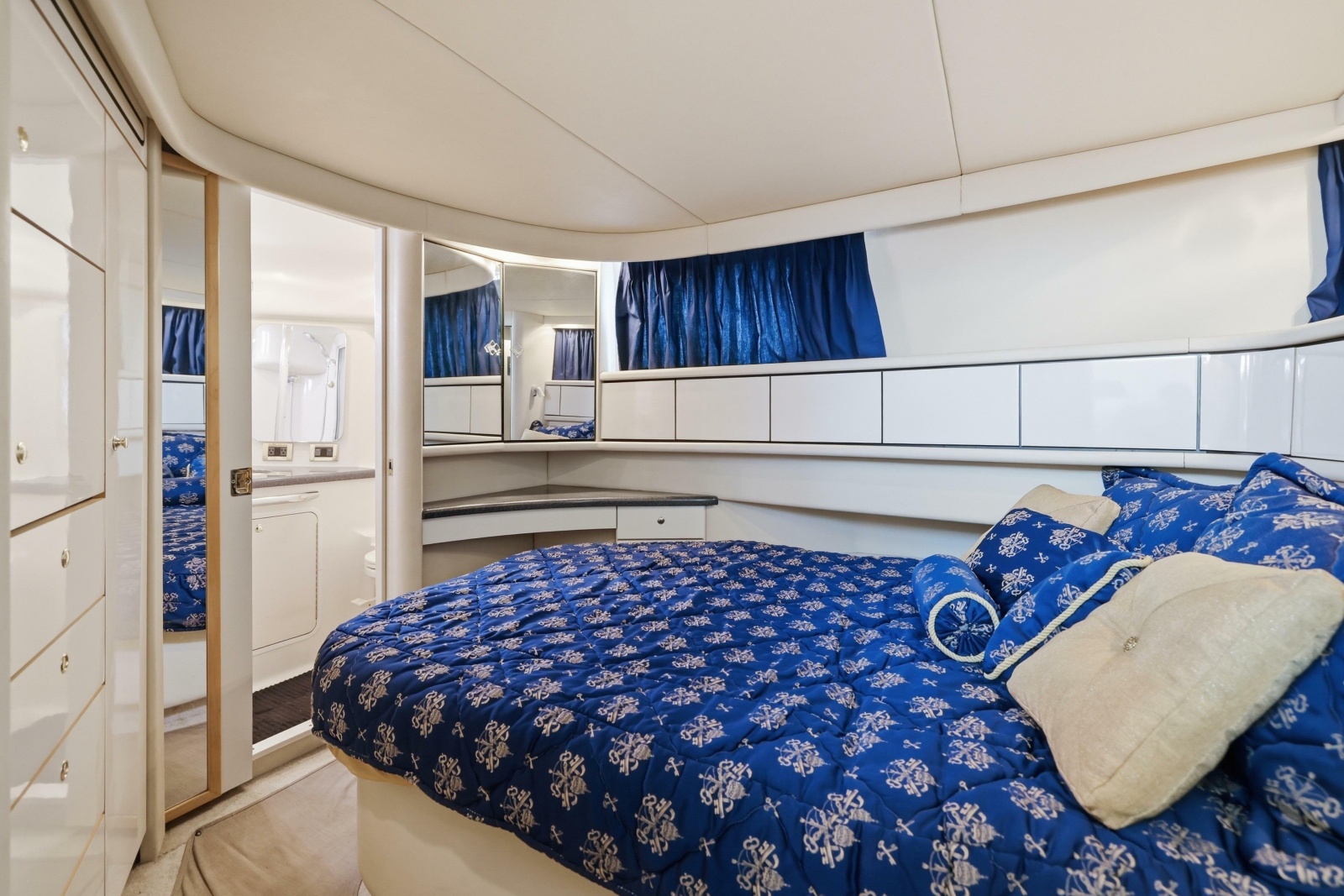 1997 Sea Ray 370 Aft Cabin