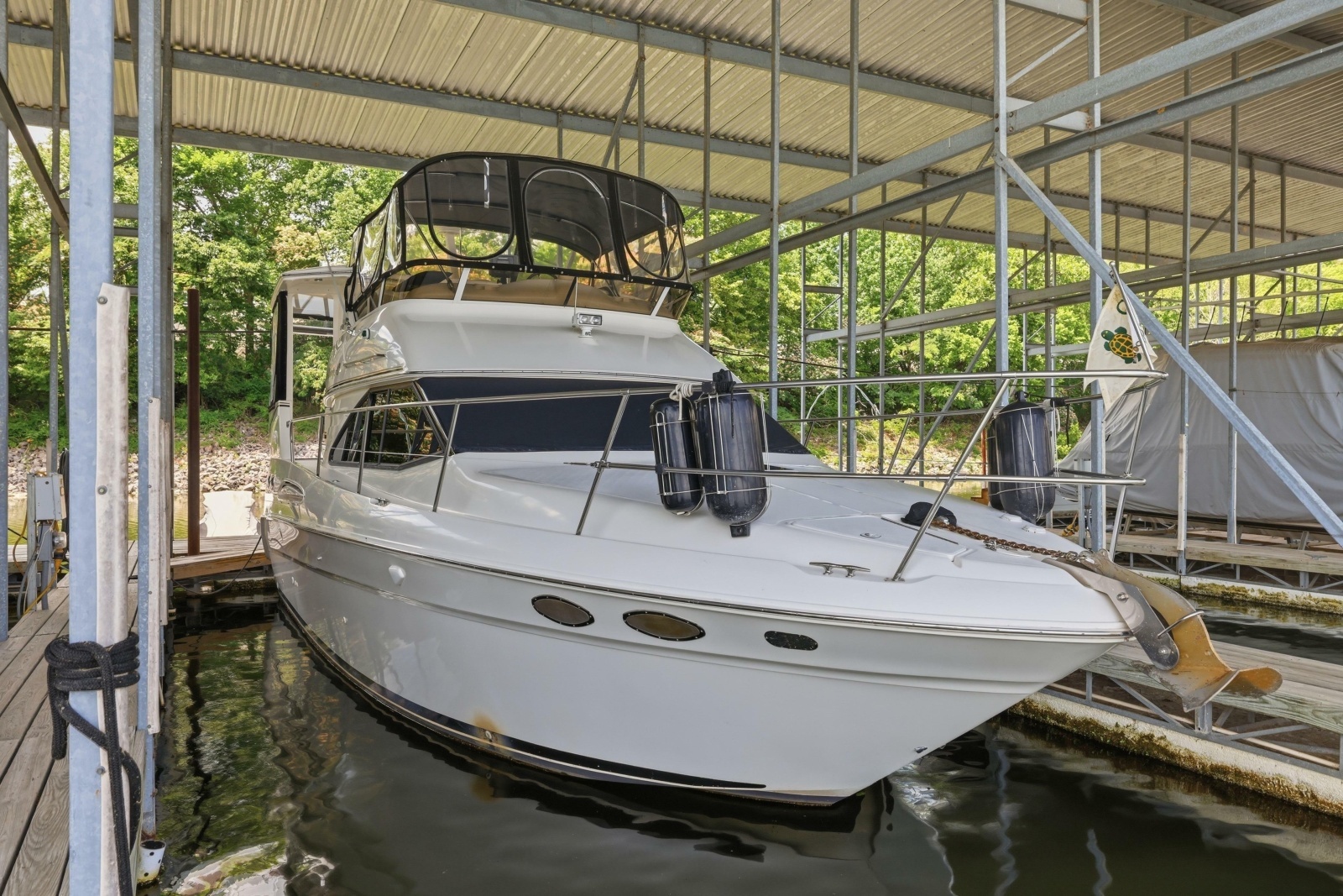 1997 Sea Ray 370 Aft Cabin