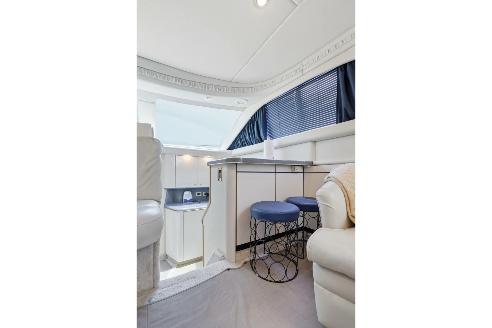 1997 Sea Ray 370 Aft Cabin