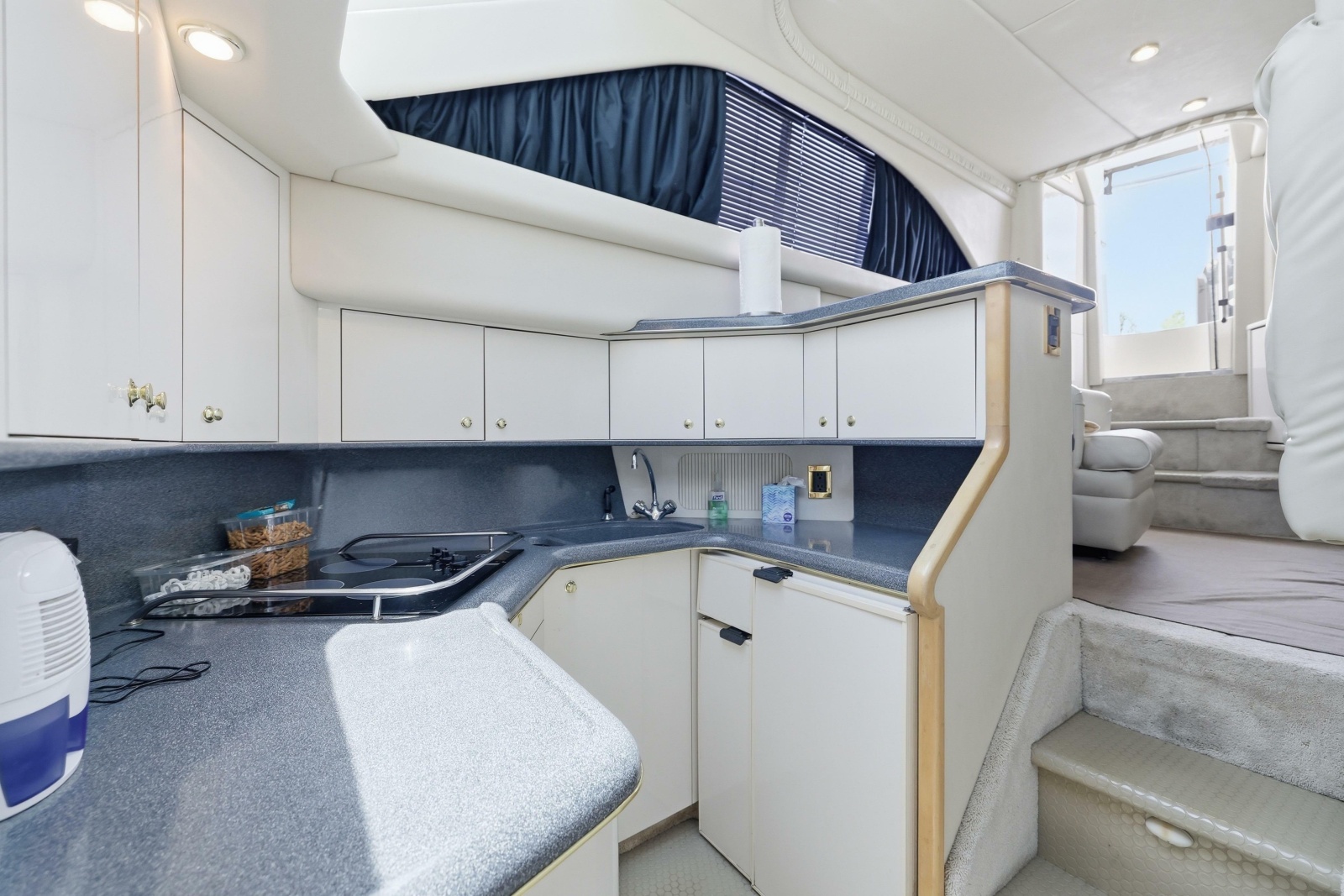 1997 Sea Ray 370 Aft Cabin
