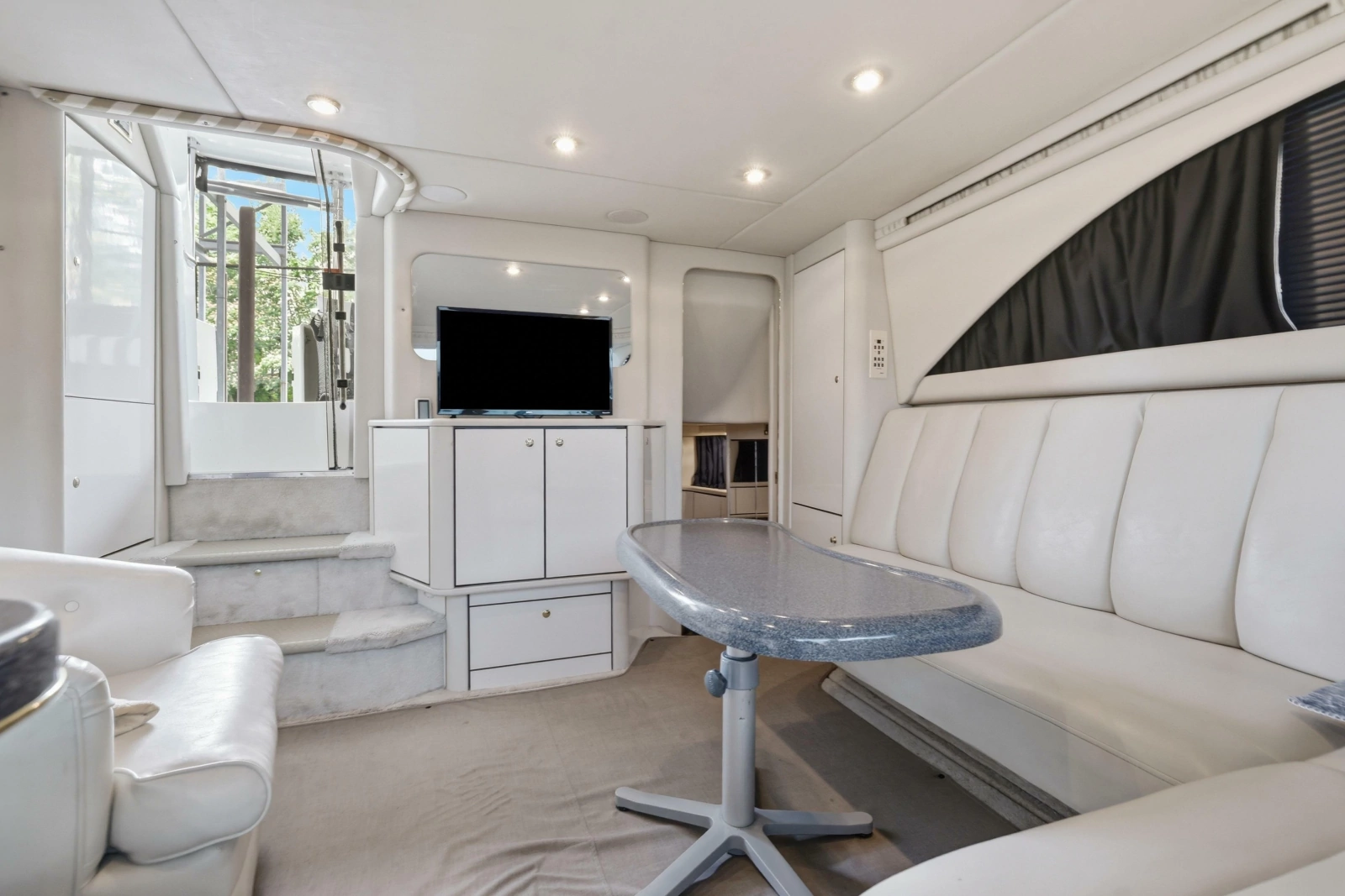 1997 Sea Ray 370 Aft Cabin