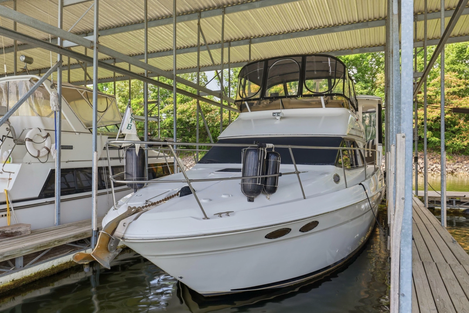 1997 Sea Ray 370 Aft Cabin