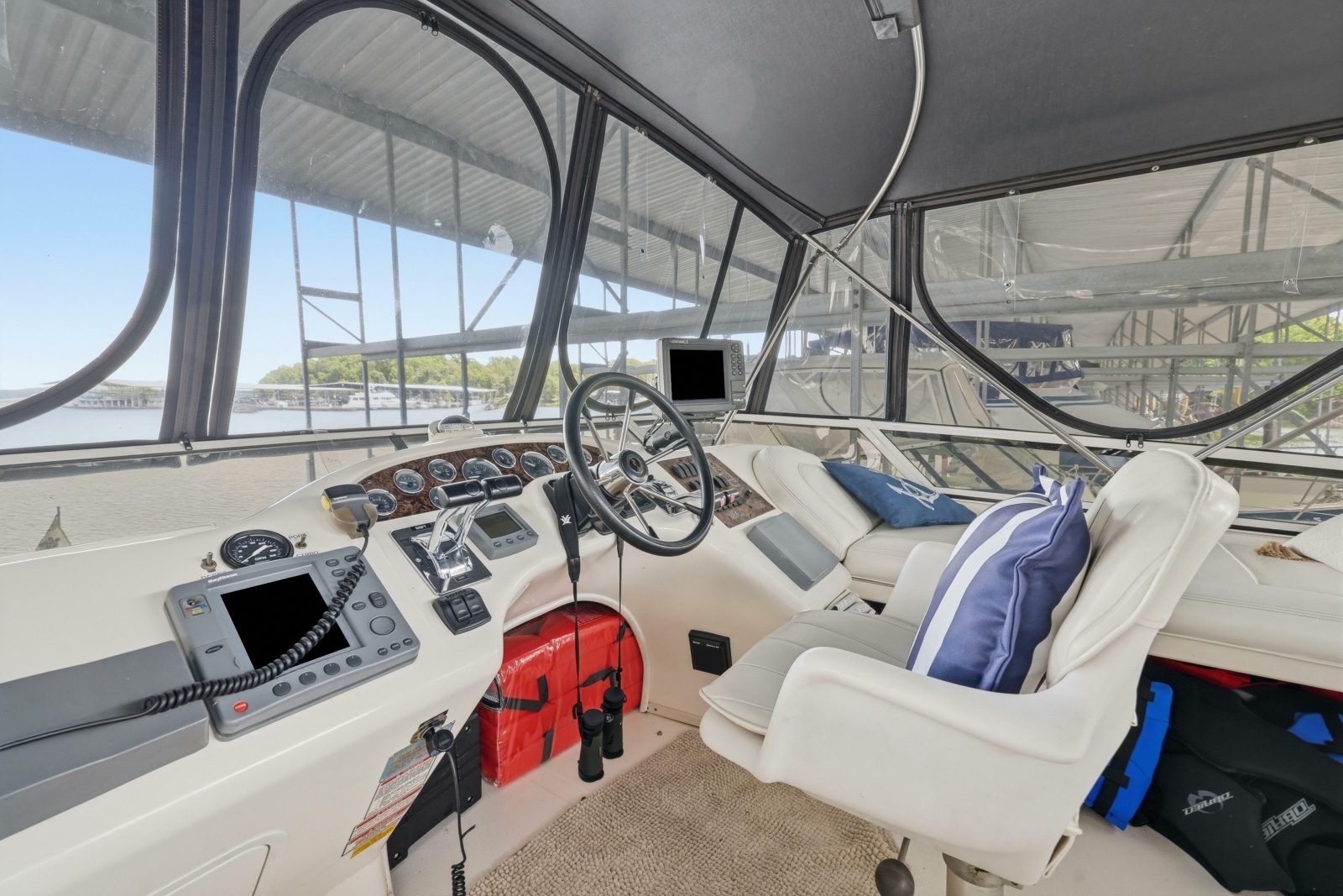 1997 Sea Ray 370 Aft Cabin