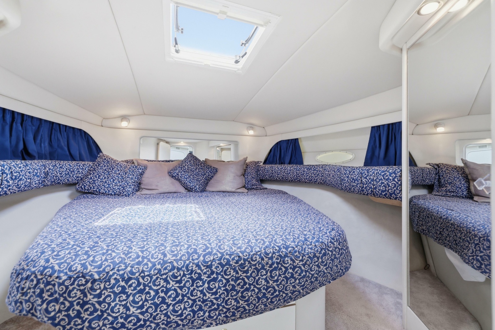 1997 Sea Ray 370 Aft Cabin