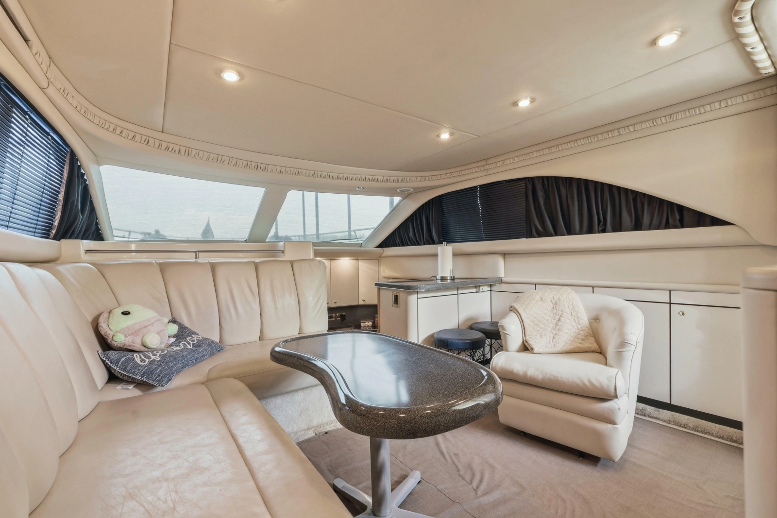 1997 Sea Ray 370 Aft Cabin