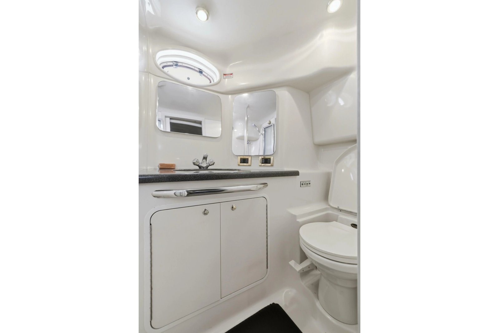 1997 Sea Ray 370 Aft Cabin