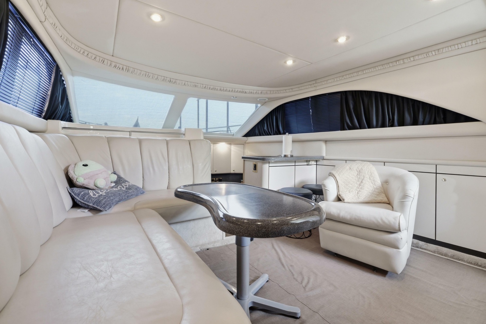 1997 Sea Ray 370 Aft Cabin