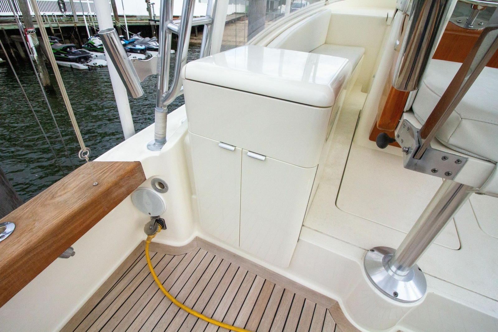 1996 Tides 27
