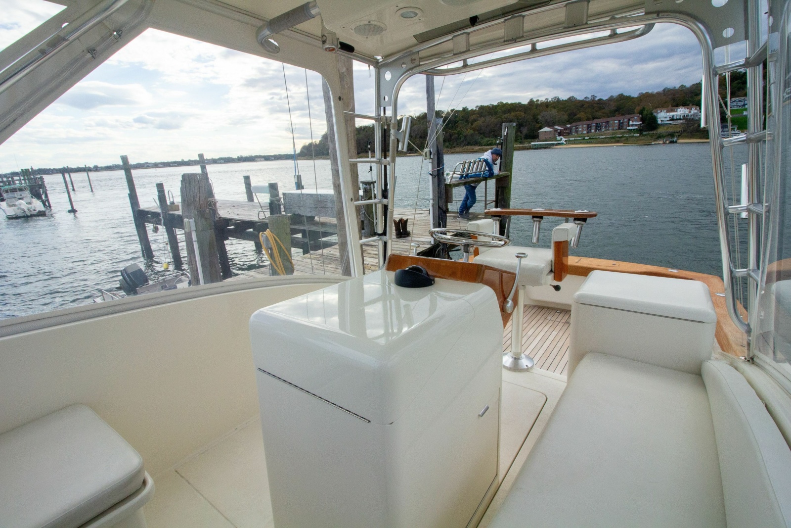 1996 Tides 27