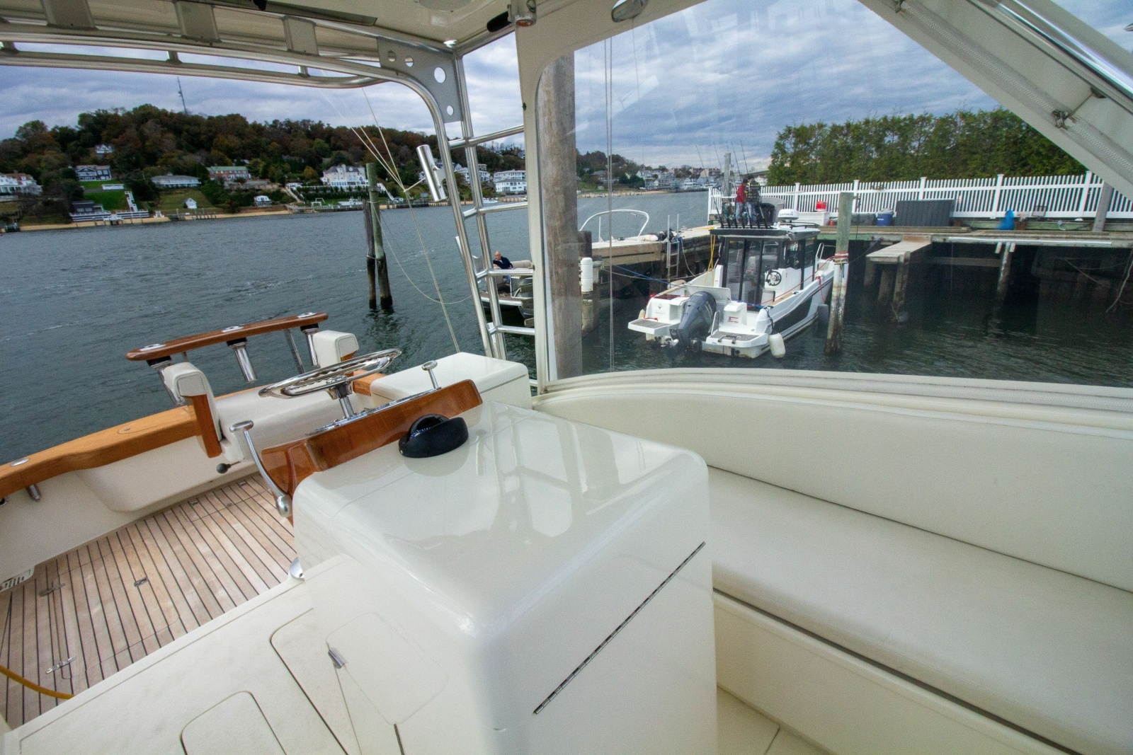 1996 Tides 27