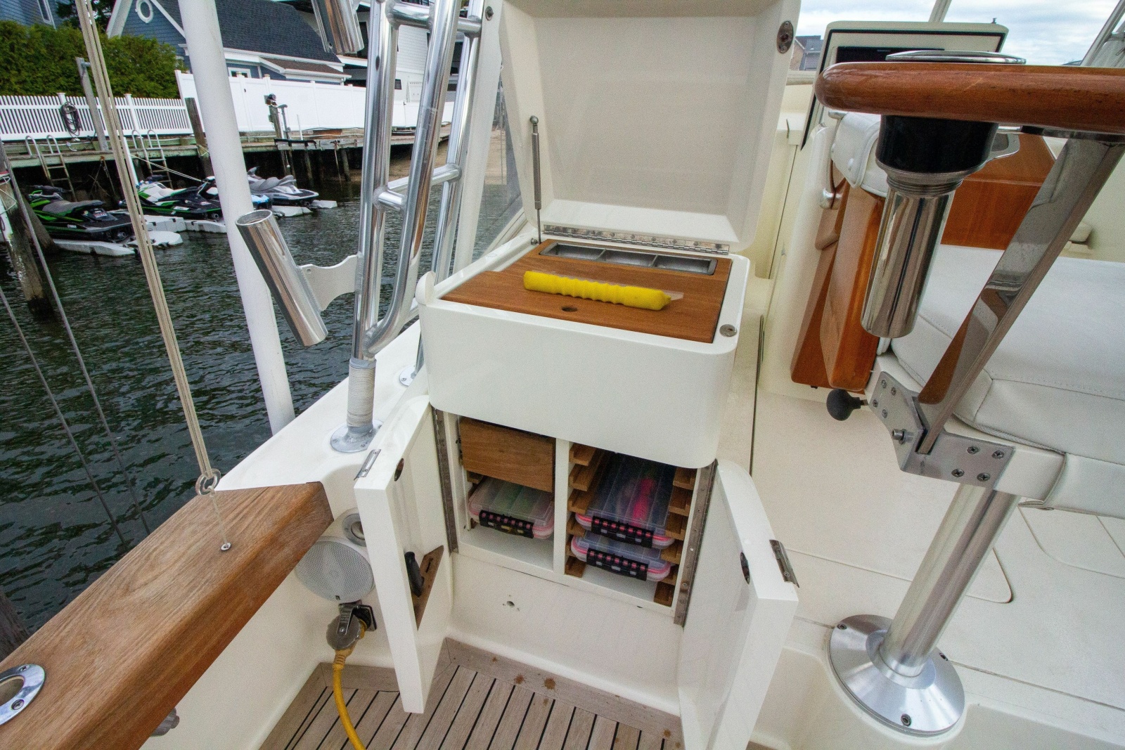 1996 Tides 27