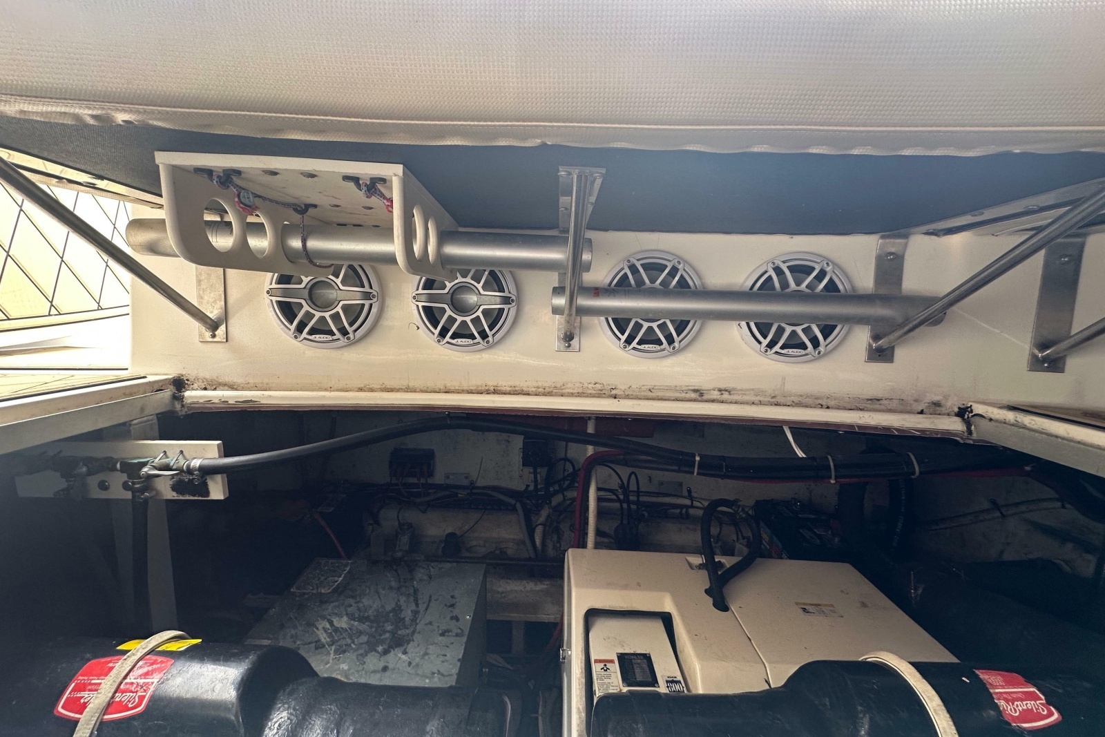 1995 Cruisers Yachts 3575 Esprit