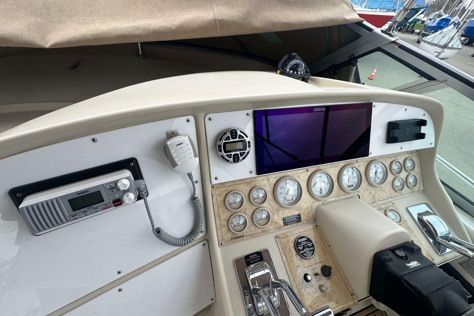 1995 Cruisers Yachts 3575 Esprit