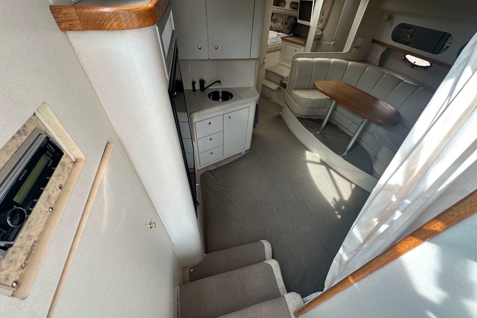 1995 Cruisers Yachts 3575 Esprit