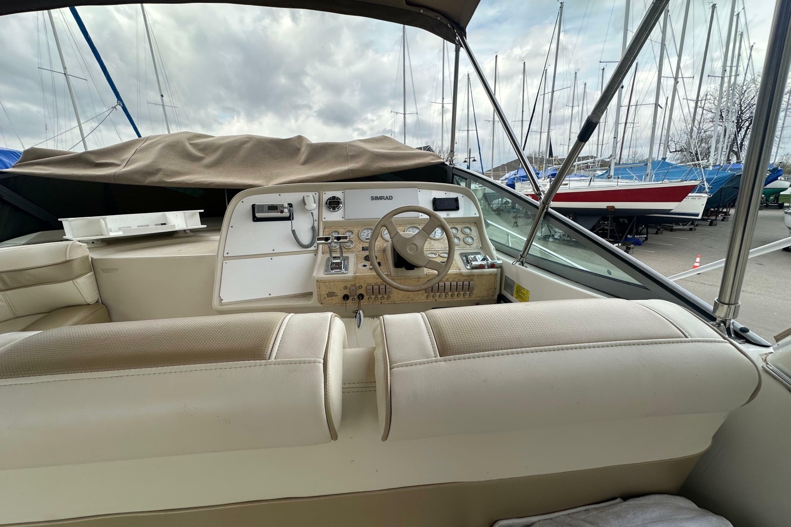1995 Cruisers Yachts 3575 Esprit