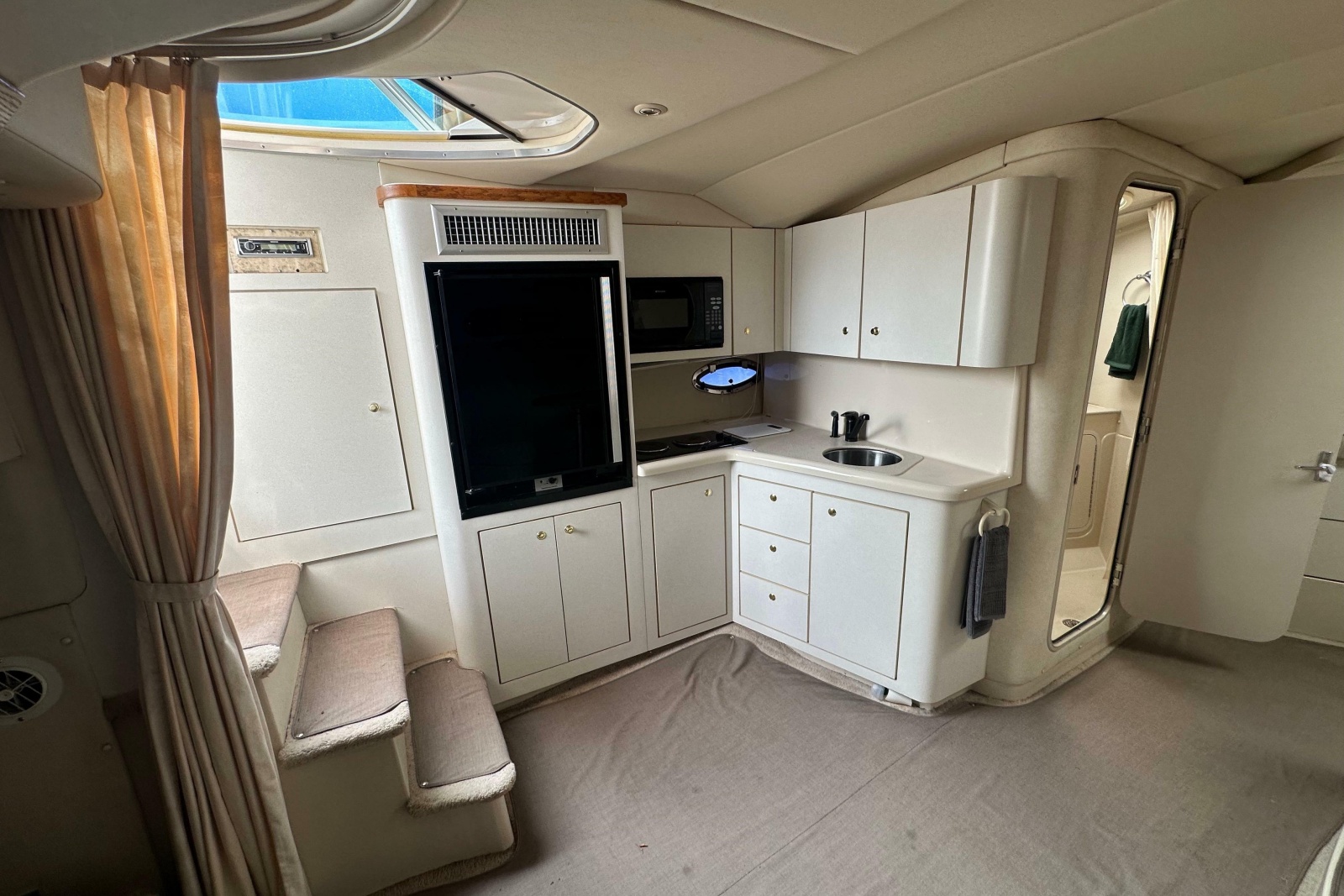 1995 Cruisers Yachts 3575 Esprit