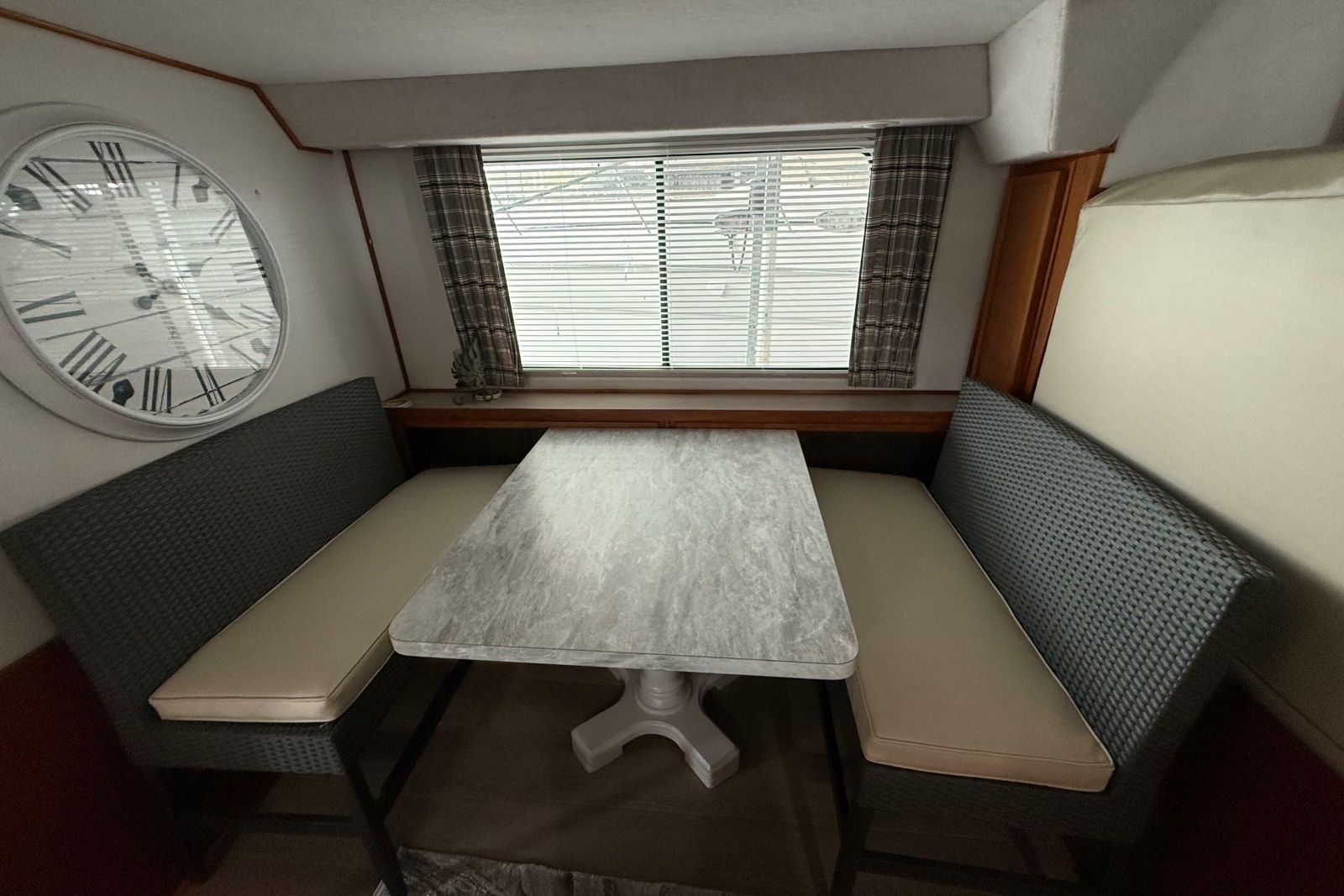 1995 Harbor Master 52 Wide Body
