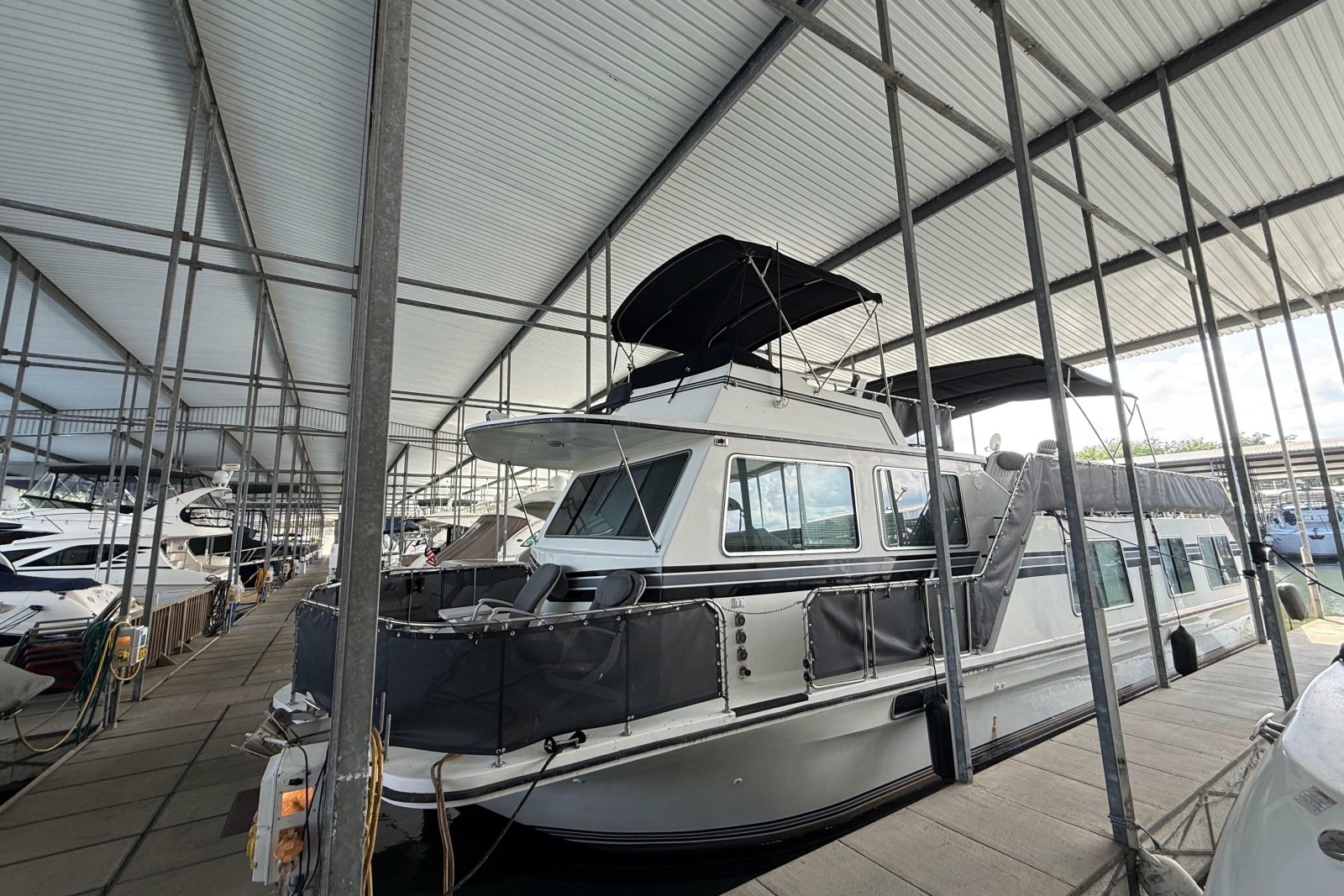 1995 Harbor Master 52 Wide Body
