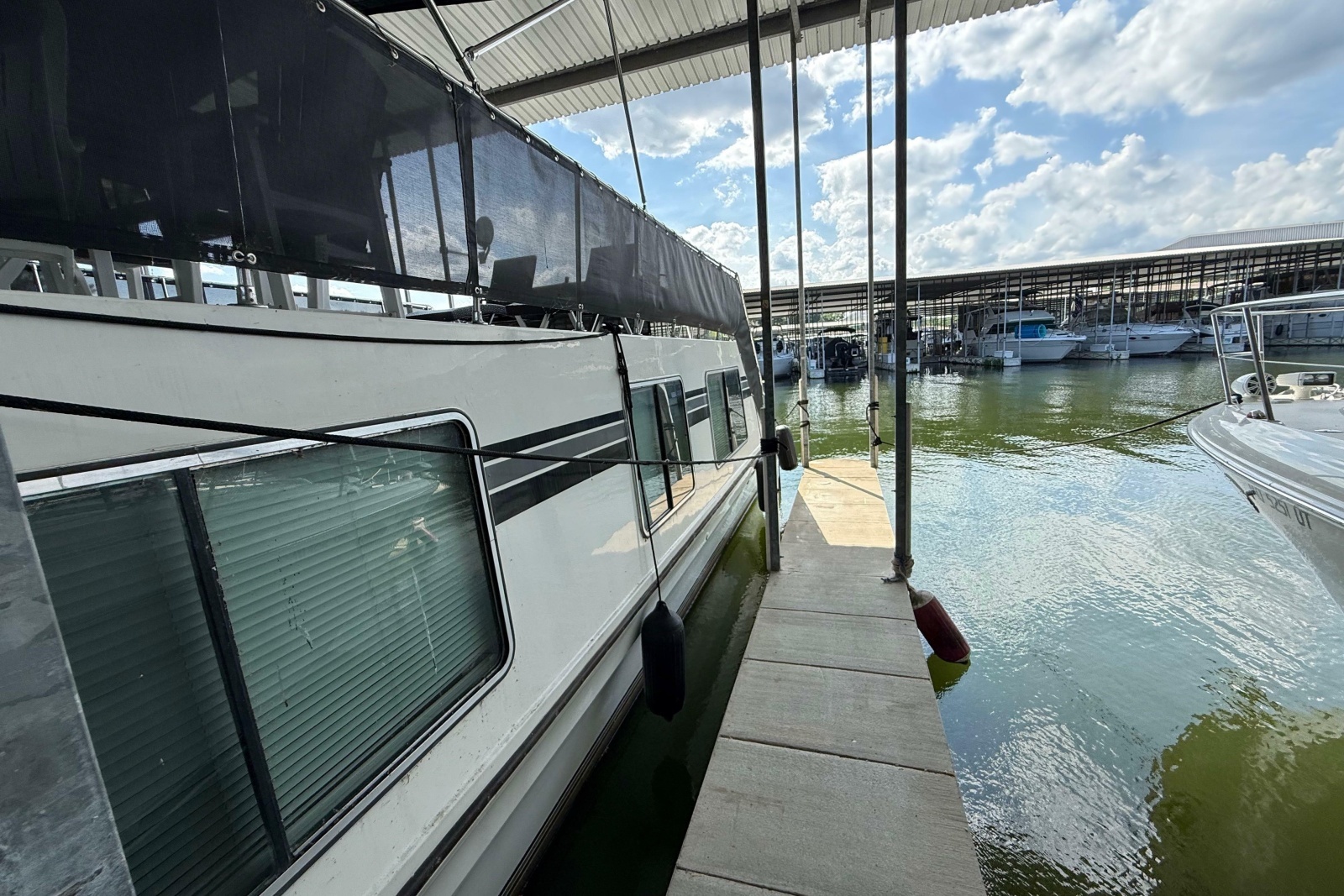 1995 Harbor Master 52 Wide Body