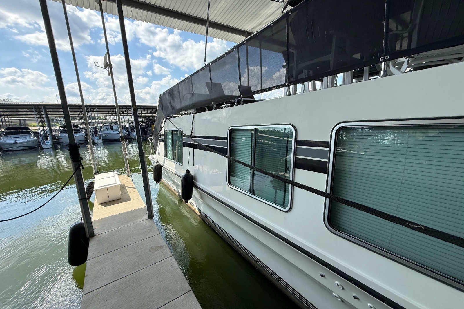 1995 Harbor Master 52 Wide Body