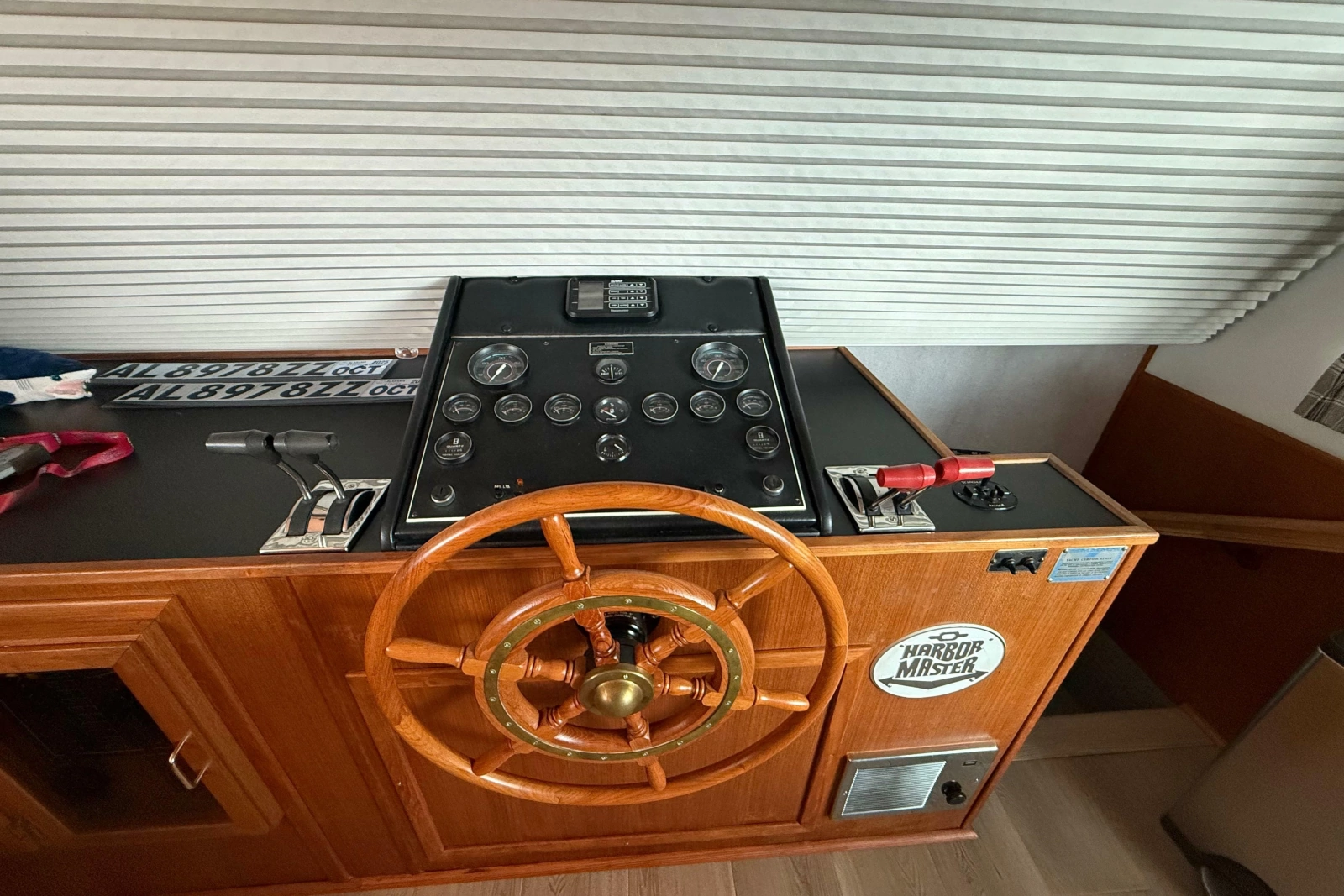 1995 Harbor Master 52 Wide Body